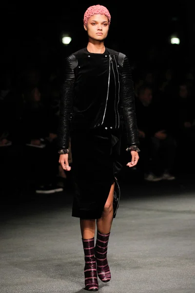 Look 2